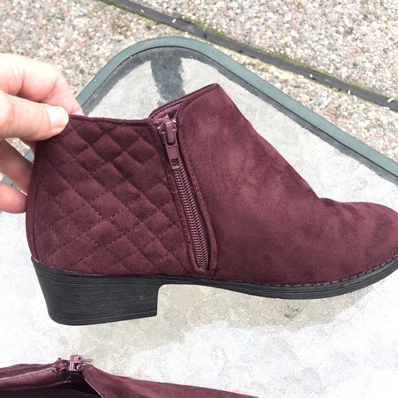Burgundy Suede Quilted Ankle Boots size 7.5 / small 8 - Picture 10 of 10